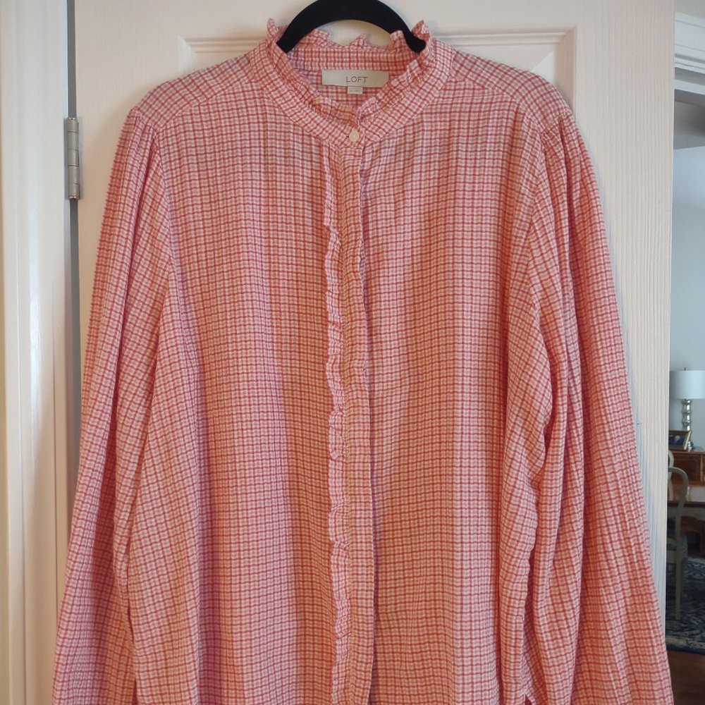 LOFT Long-sleeved button-up blouse, pink/coral check, Size XL